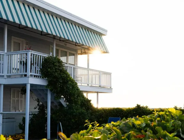 The Edgewater hotel detail image 1