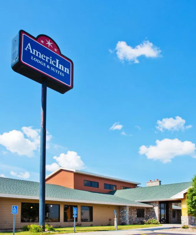 AmericInn by Wyndham Lincoln North hotel hero