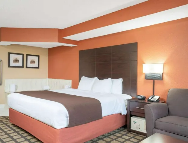 Baymont by Wyndham Lakeville hotel detail image 3