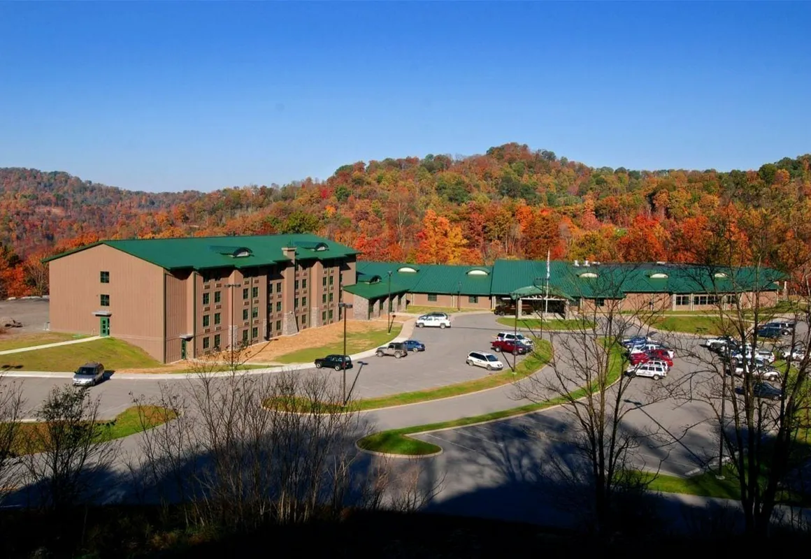 Chief Logan Lodge hotel hero