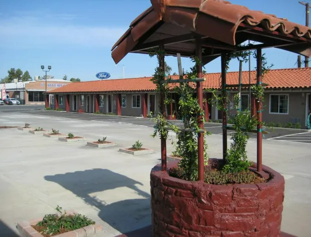 Americas Best Value Inn Porterville hotel detail image 1