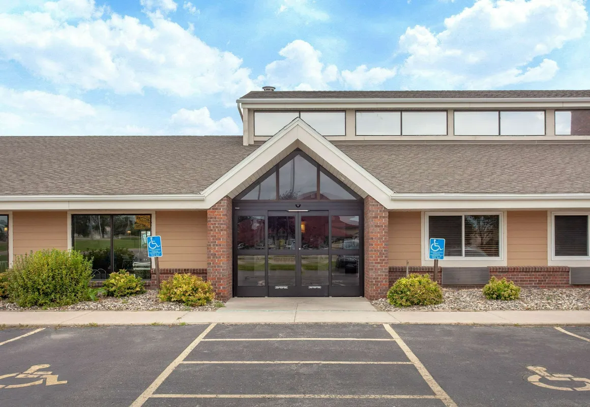 AmericInn by Wyndham Willmar hotel hero