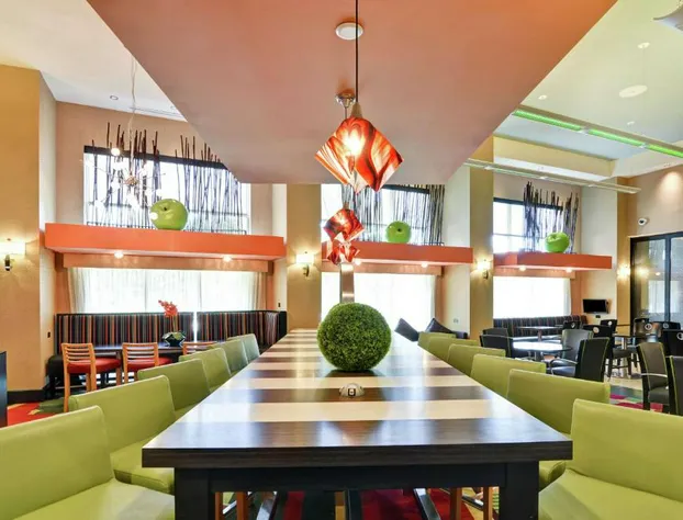 Hampton Inn & Suites Raleigh/Crabtree Valley hotel detail image 3
