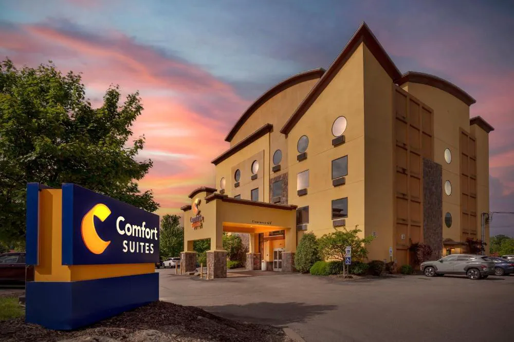 Comfort Suites Monroeville - Pittsburgh East hotel hero