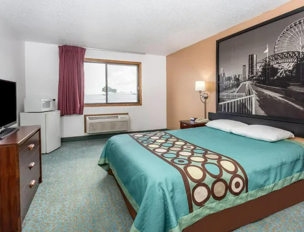 Super 8 by Wyndham Bourbonnais/Kankakee Area hotel detail image 1