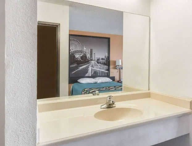 Super 8 by Wyndham Bourbonnais/Kankakee Area hotel detail image 4