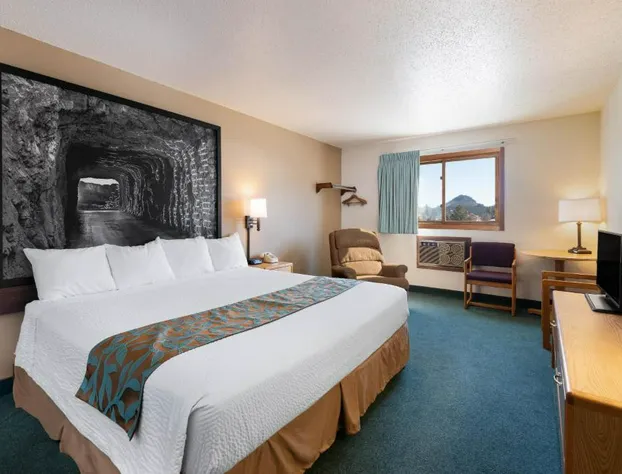 Super 8 by Wyndham Hill City/Mt Rushmore/ Area hotel detail image 4