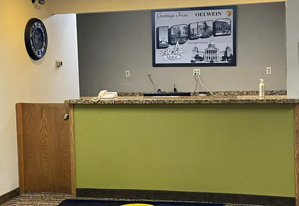Super 8 by Wyndham Oelwein hotel hero