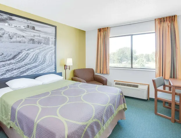 Super 8 by Wyndham Oelwein hotel detail image 2