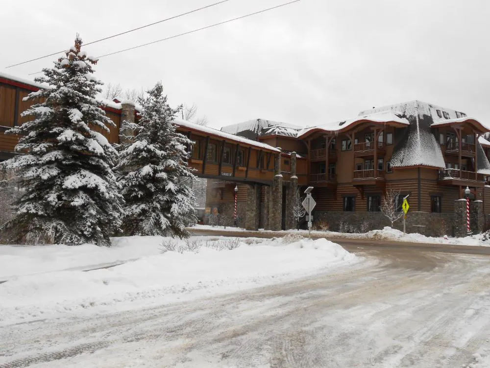 Lodge at Whitefish Lake hotel hero