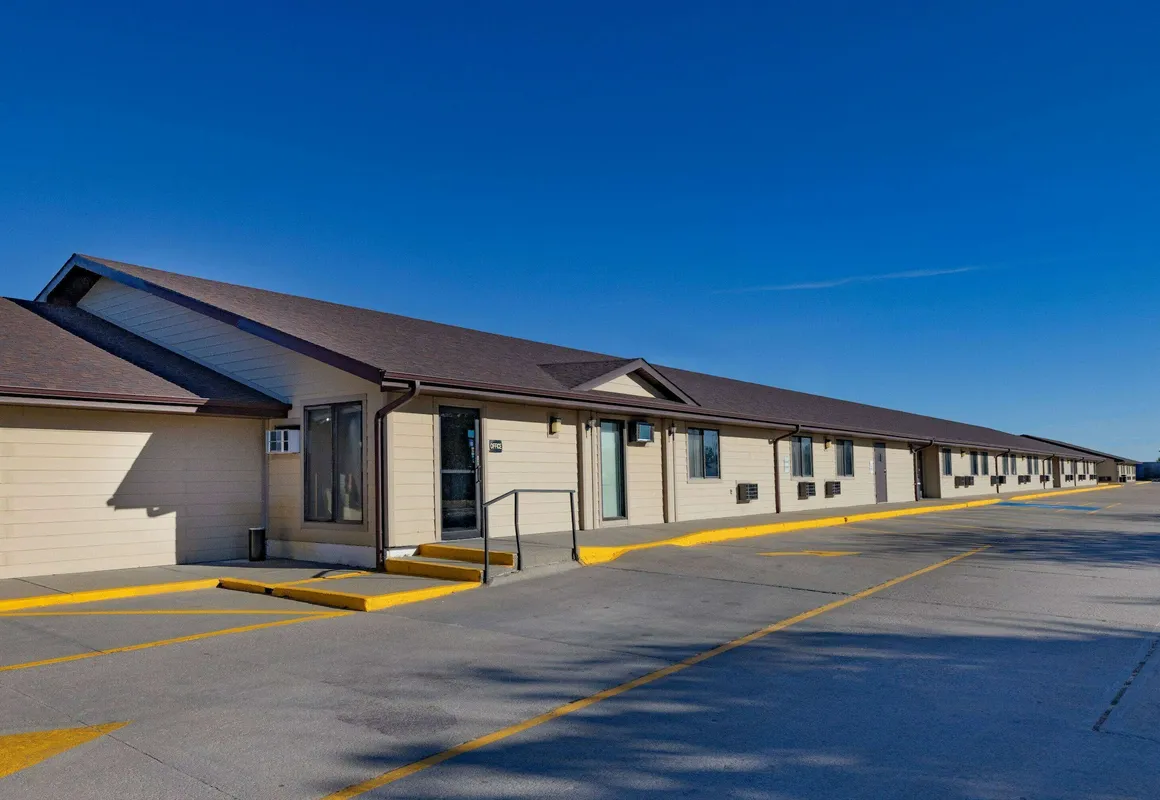 Super 8 by Wyndham Valentine NE hotel hero