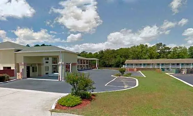 Budget Inn & Suites hotel detail image 1