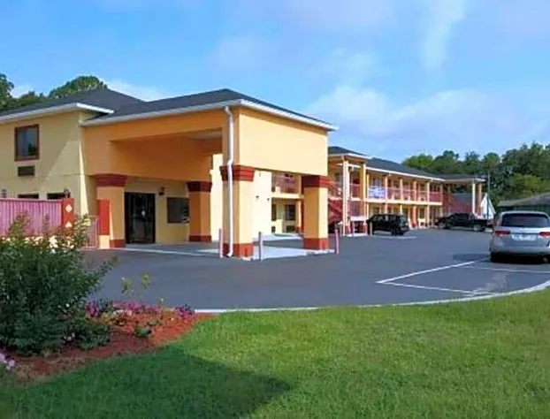 Budget Inn & Suites hotel detail image 1