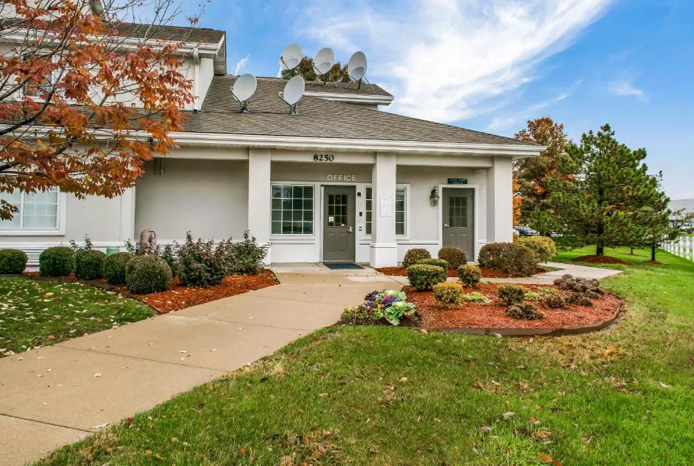 Rodeway Inn Fishers Indianapolis hotel hero