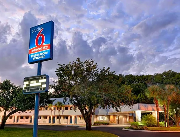 Studio 6 Jacksonville, FL - Baymeadows hotel detail image 2