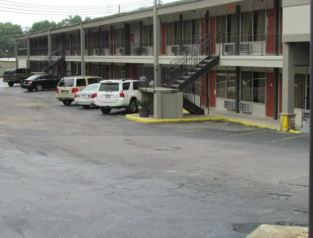 Red Carpet Inn hotel detail image 1