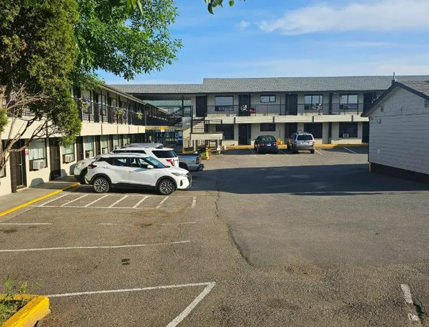 Camelot Court Motel hotel detail image 3