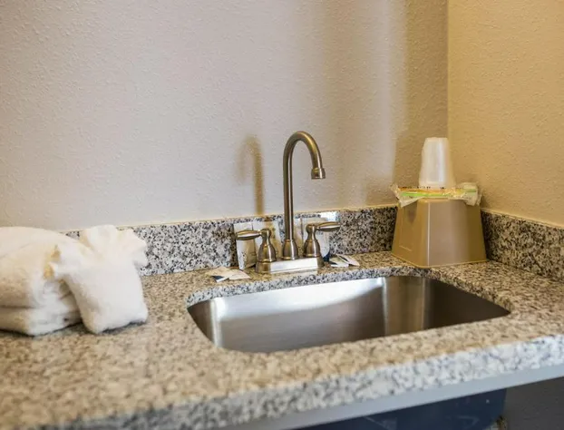 Harmony Inn and Suites hotel detail image 4