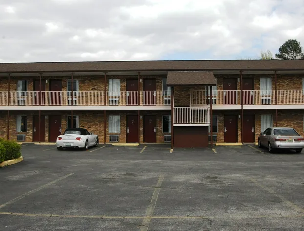 Red Carpet Inn Oxford hotel detail image 1