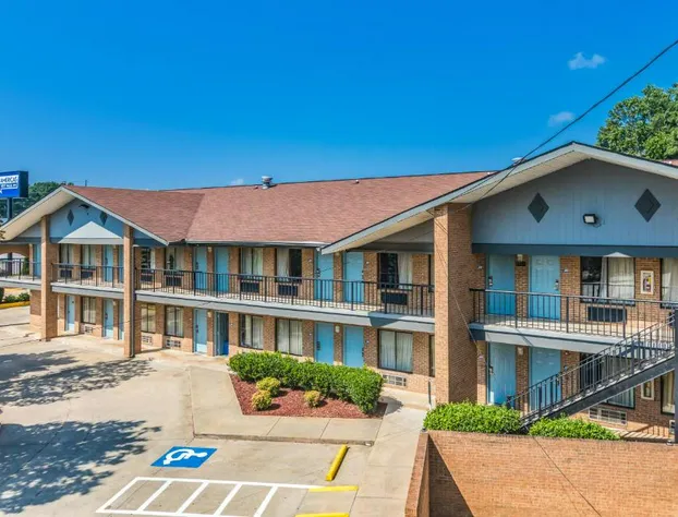 Americas Best Value Inn Stockbridge hotel detail image 1