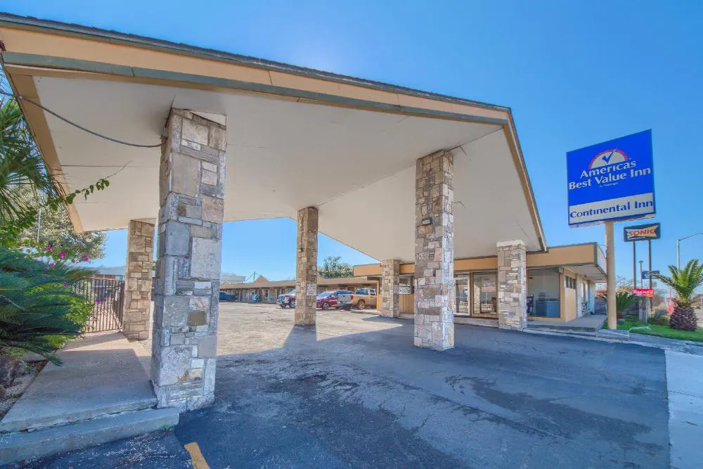 Americas Best Value Inn Uvalde hotel hero