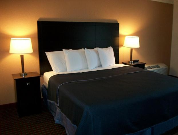 Americas Best Value Inn Romulus Detroit Airport hotel detail image 2