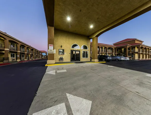 Quality Inn & Suites hotel detail image 1