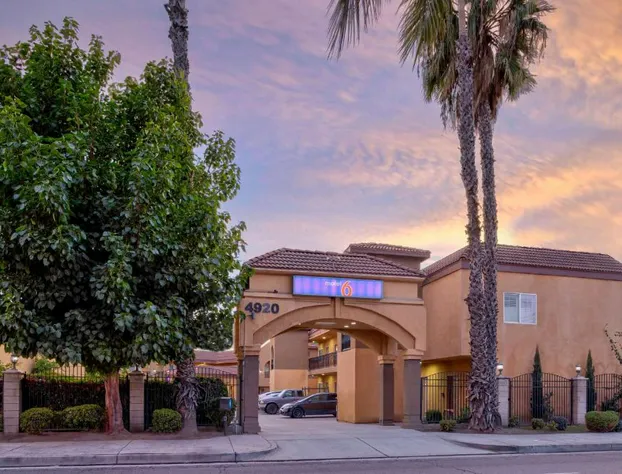 Motel 6 South Gate, CA hotel detail image 4