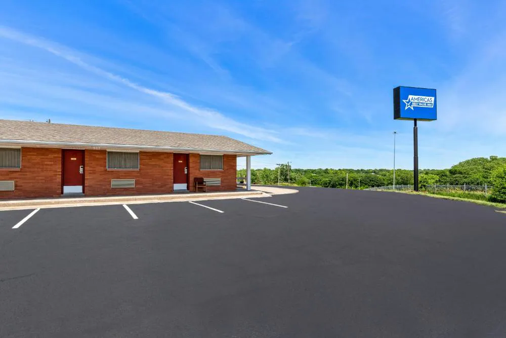 Americas Best Value Inn Belleville hotel hero