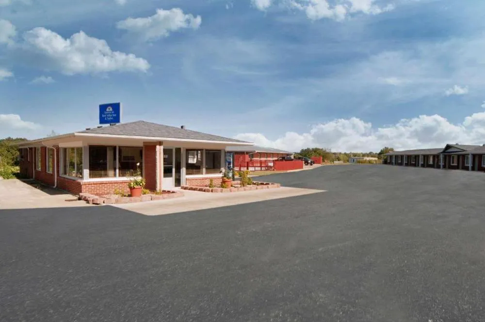 Americas Best Value Inn & Suites Macon at Sunset Dr hotel hero