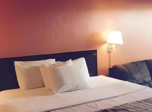 Americas Best Value Inn & Suites Macon at Sunset Dr hotel detail image 3