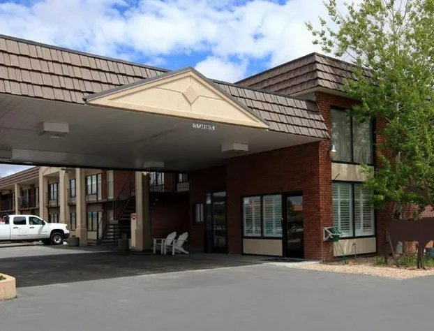 Americas Best Value Inn Roosevelt Ballard hotel detail image 4