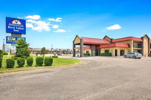 Americas Best Value Inn Paris hotel hero