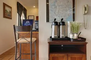 Americas Best Value Inn Paris hotel detail image 1