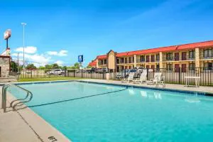 Americas Best Value Inn Paris hotel detail image 3