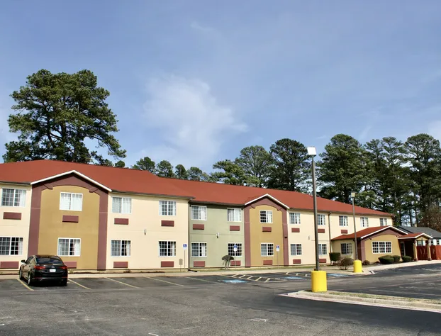 HomeTown Inn & Suites hotel detail image 1