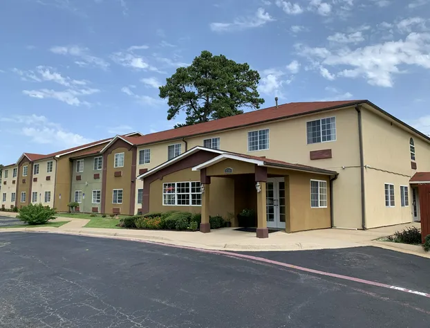 HomeTown Inn & Suites hotel detail image 3