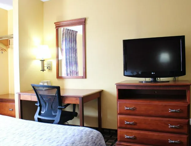 HomeTown Inn & Suites hotel detail image 2