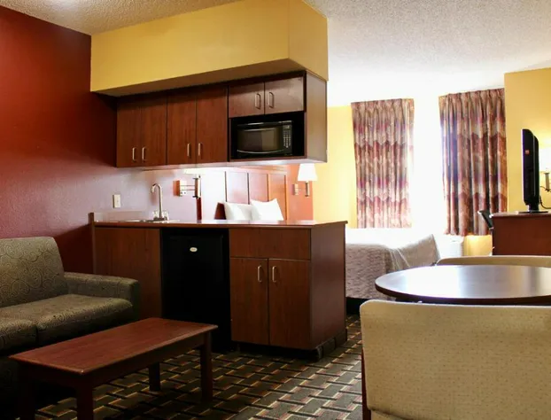 HomeTown Inn & Suites hotel detail image 3