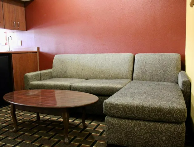 HomeTown Inn & Suites hotel detail image 4