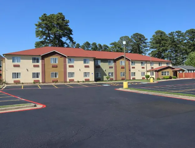 HomeTown Inn & Suites hotel detail image 2