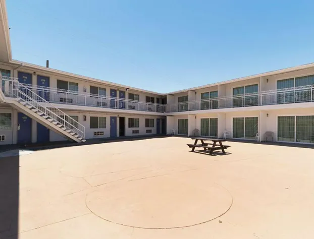 Motel 6 Barstow, CA - Route 66 hotel detail image 3