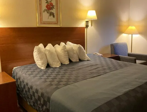 Americas Best Value Inn Champaign hotel detail image 4