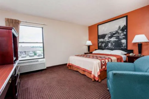 Super 8 by Wyndham Harrisburg hotel detail image 2