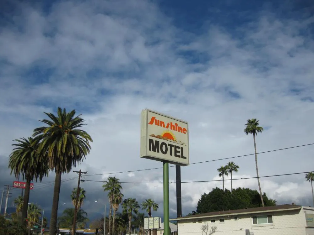 Sunshine Motel hotel hero