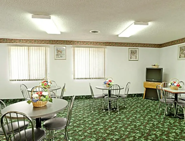 Americas Best Value Inn West Frankfort hotel detail image 2