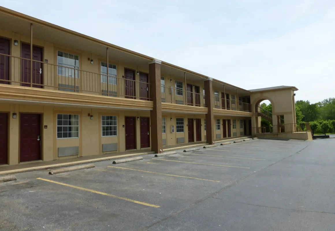 Red Roof Inn Columbia, TN hotel hero