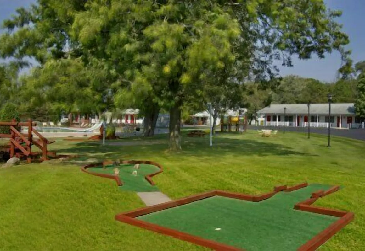 Day's End Motel hotel hero