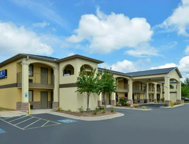 Americas Best Value Inn & Suites University Ave hotel detail image 2