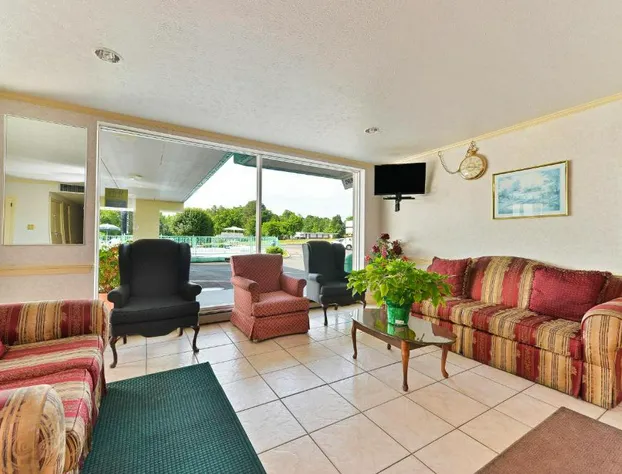 Americas Best Value Inn & Suites South Boston hotel detail image 2